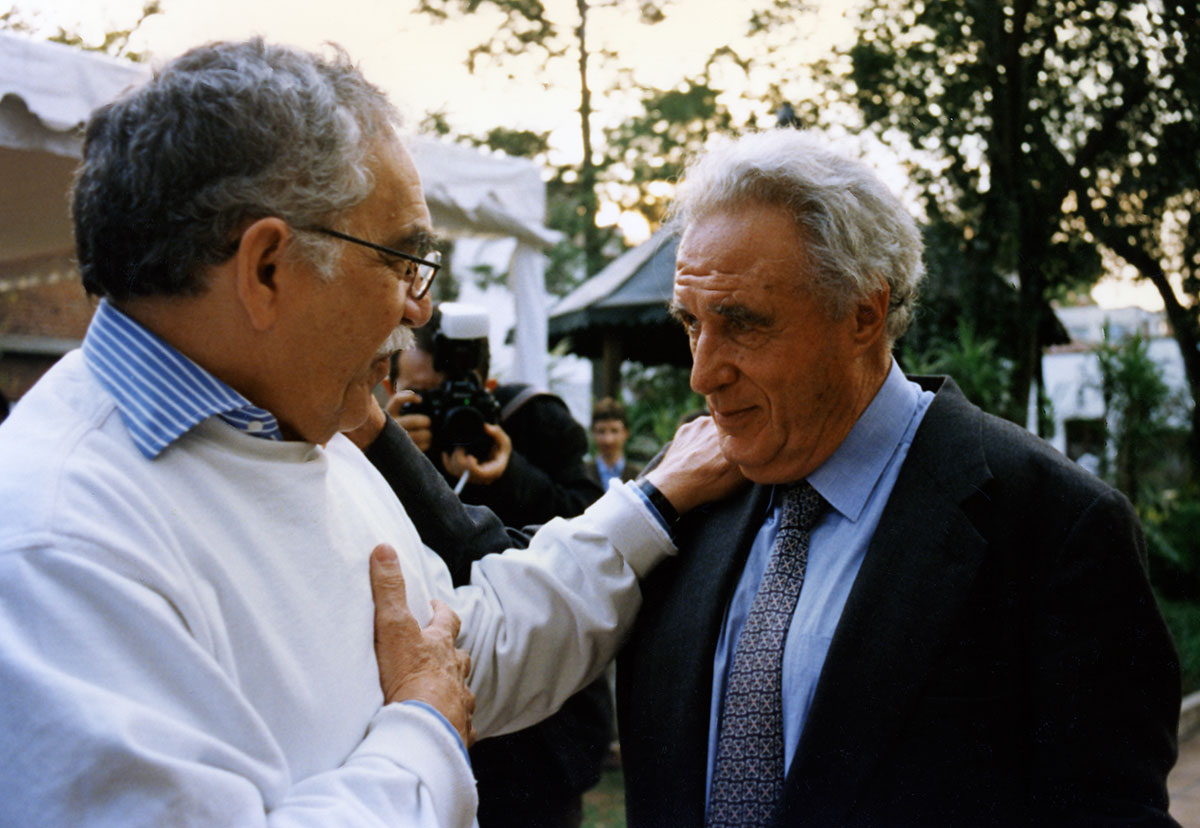Gabriel García Márquez y Julio Scherer. (Foto: Proceso)