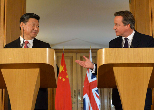 El presidente chino Xi Jinping y el Primer Ministro británico David Cameron. (Foto: UK Government / Georgina Coupe)