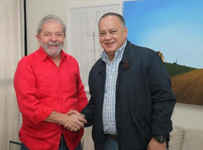 Diosdado Cabello junto al hoy expresidente de Brasil, Luiz Inácio Lula da Silva. (Foto: Armando.Info).