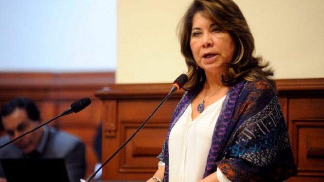 Es falsa la versión de Martha Chávez acerca de que Alberto Fujimori nunca fue involucrado en actos de corrupción